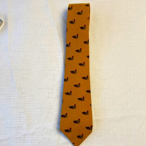Rooster Brand Tie.  Popular mustard color with wood ducks in red/muted feathers - Picture 1 of 5